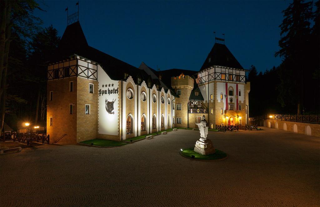 Zamek Luzec Spa & Wellness Resort การ์โลวีวารี ภายนอก รูปภาพ