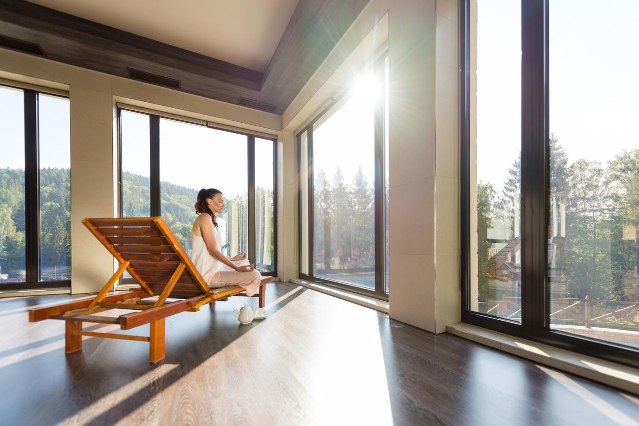 Zamek Luzec Spa & Wellness Resort การ์โลวีวารี ภายนอก รูปภาพ