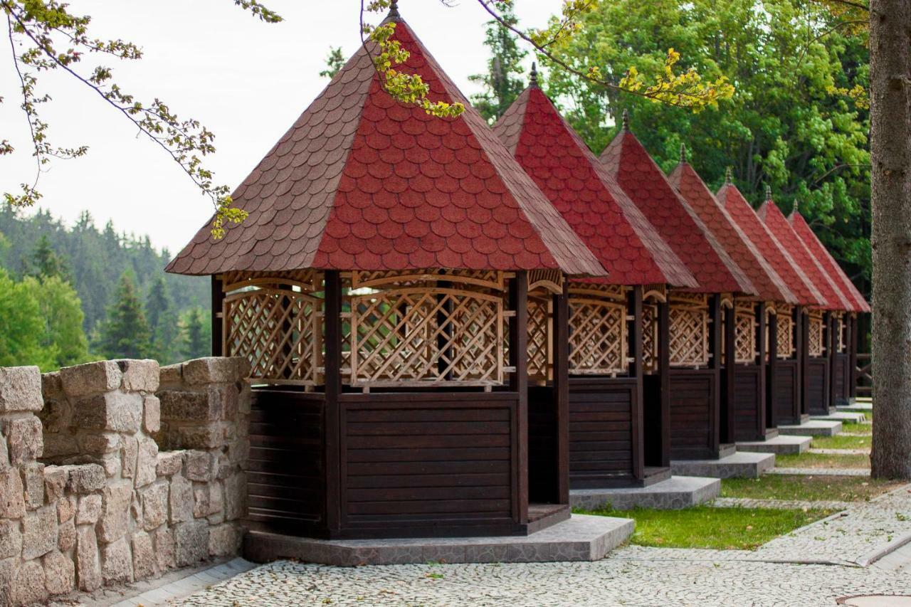 Zamek Luzec Spa & Wellness Resort การ์โลวีวารี ภายนอก รูปภาพ